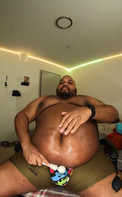 Blkhole420: Stuffed from breakfast and inflated equals glazed balls