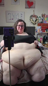 SSBBW, BBW, déesse du ventre, strip-tease dans la salle de bain