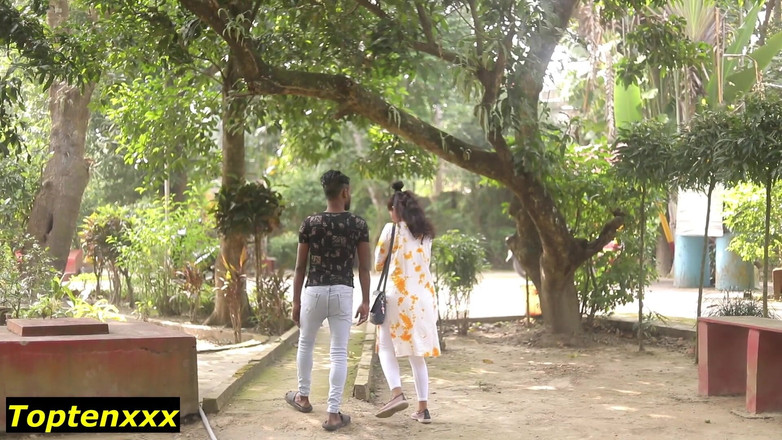 TopTenXXX Premium: 아름다운 여친과 섹스하는 인도 첫 데이트