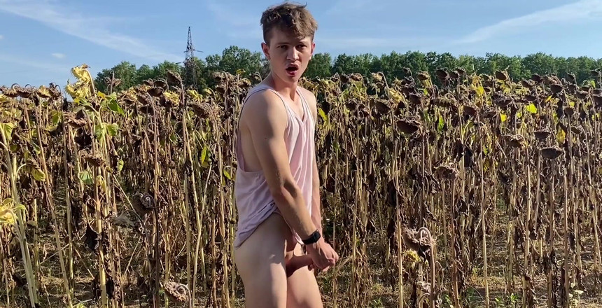 rushlightDante: Je joue avec ma grosse bite dans la nature