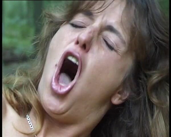 YOUR FIRST PORN: Outdoor Perversionen Mit Sandra - Perwersje na świeżym powietrzu z Sandrą