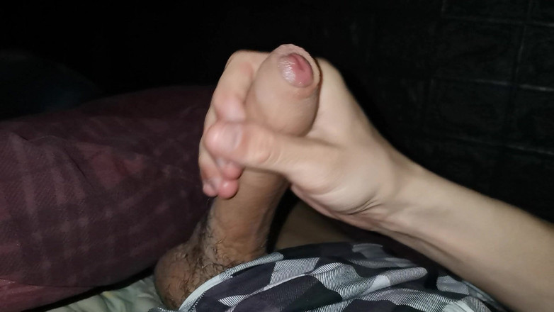 SEXY_GUYBEST: Ejaculare uriașă după o masturbare lungă și pasională în întunericul singuratic!