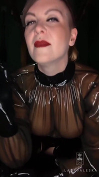 Uctívej mě v latexu