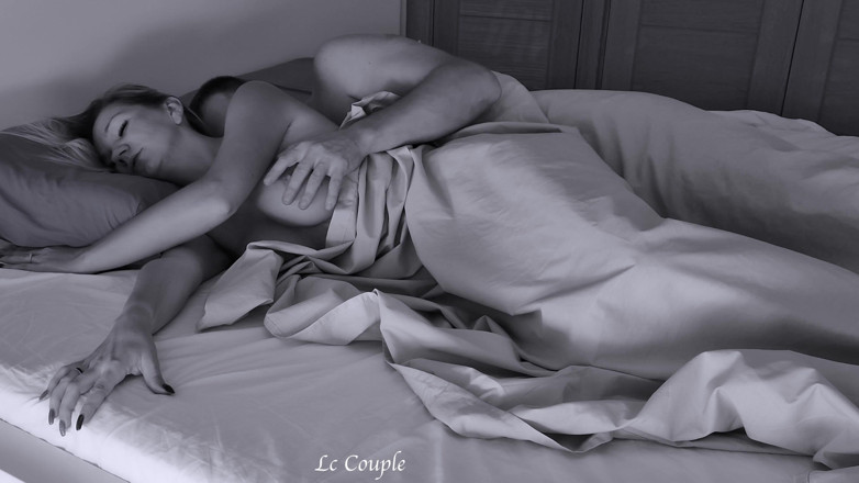 LC couple: Enfiar seu pau na buceta da esposa de manhã cedo é...