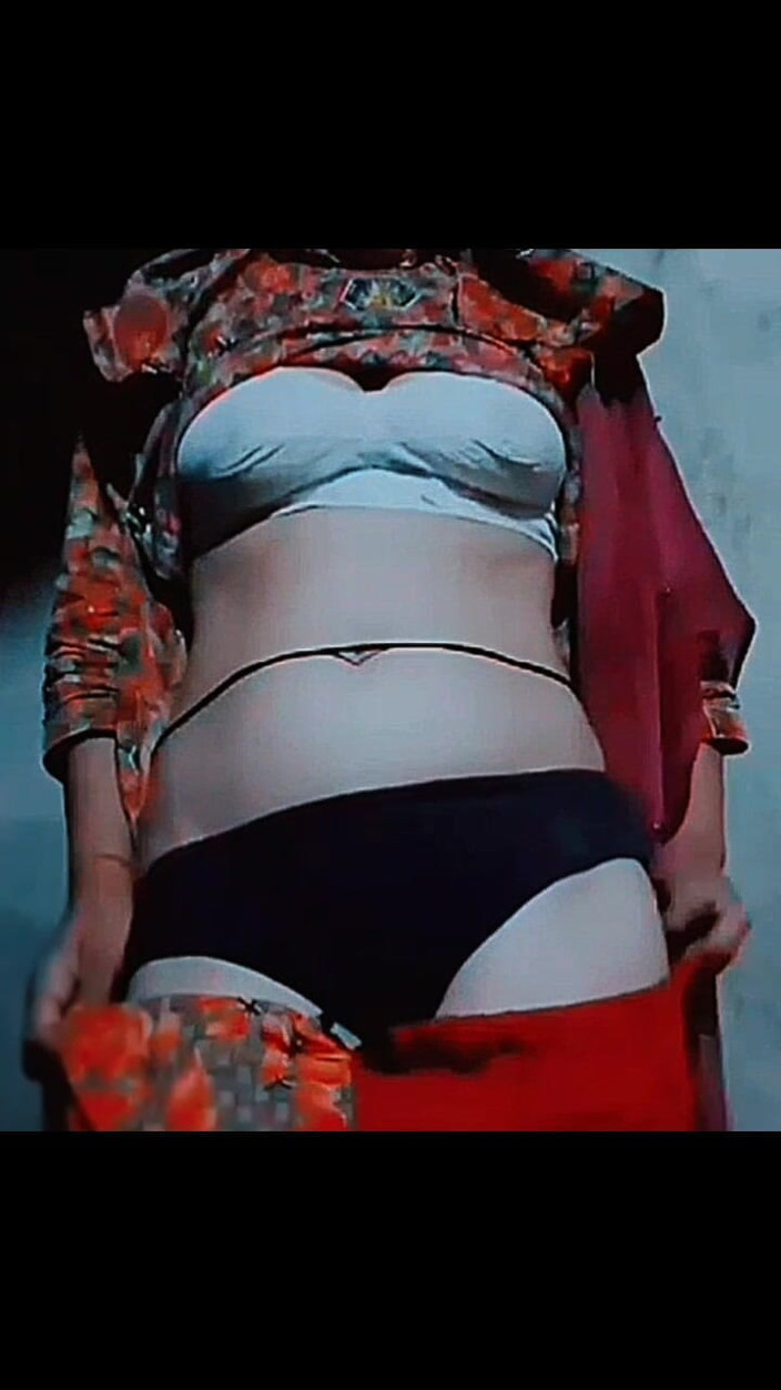 TricolorMusic3: Aku pengen banget memekku muncrat dan menenangkan memek aduhaiku