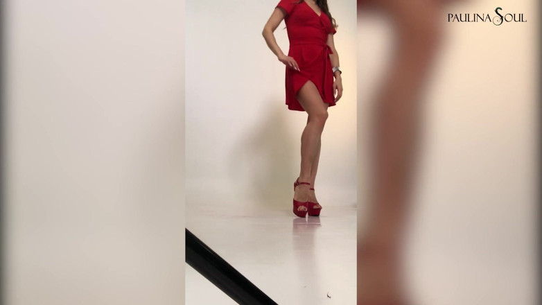 Paulina Soul: Sexy děvka je nadržená při focení a ošukaná černým robertkem