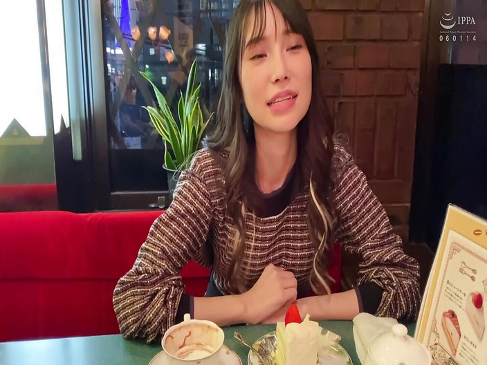 MBM3988: M795G05 Gonzo SEX s úhlednou, vážnou a klidnou mladou kráskou typu...