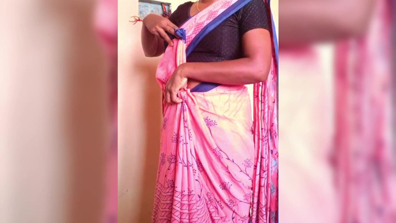 Ammukutty88: Vestido ammu se cambia de camisón a sari tetona muestra...