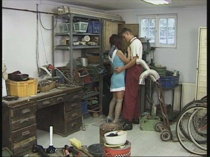 Absolute BDSM films - The original: Pepek besar bertiga di pejabat mekanik