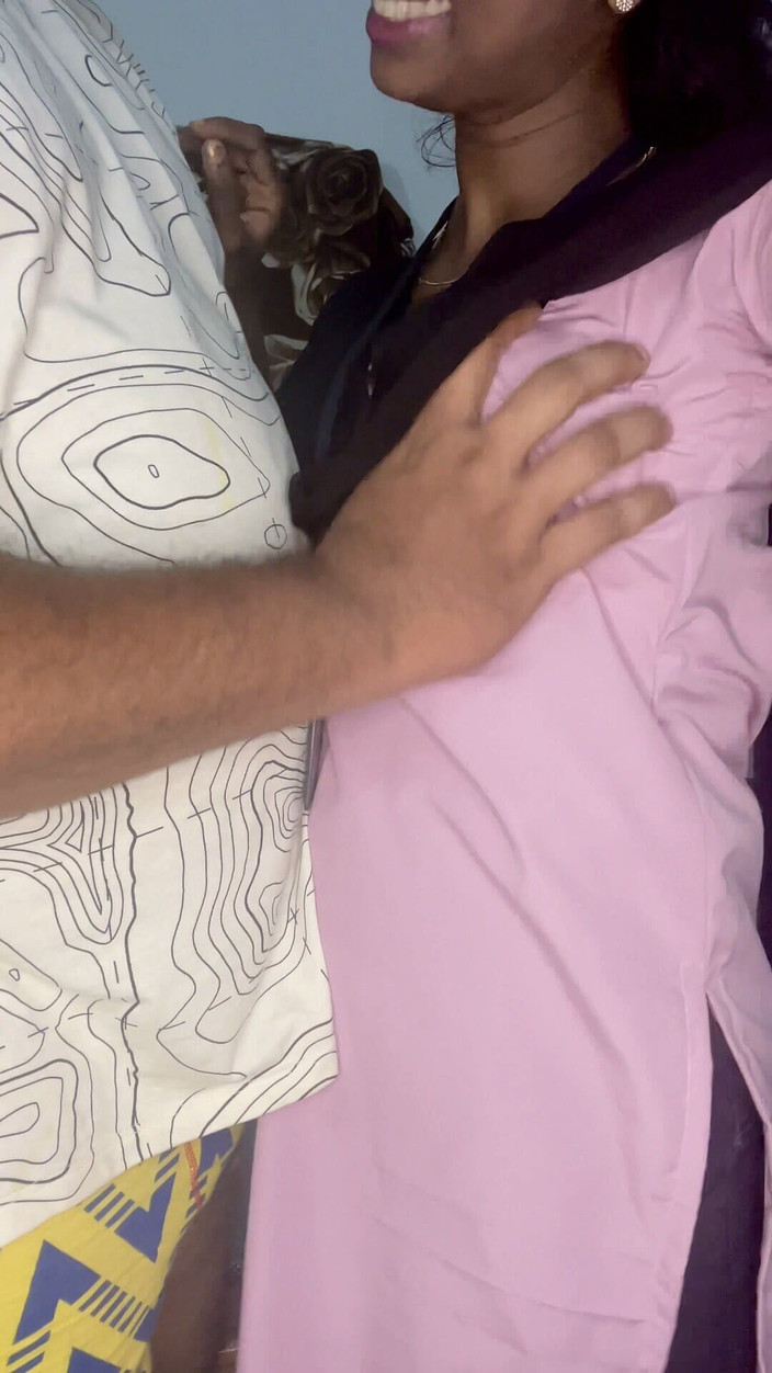 Desi girl riya: Studentessa indiana vergine prima volta anale