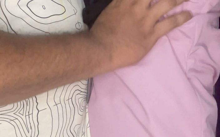 Desi girl riya: Hintli bakire kız öğrenci ilk kez anal seks yapıyor