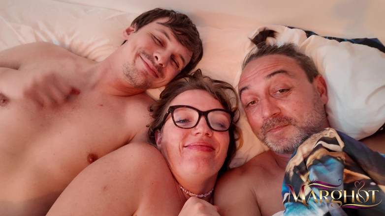 Sexymarghot: Twardy trójkąt z moim chłopakiem i moim kochankiem tryska i...