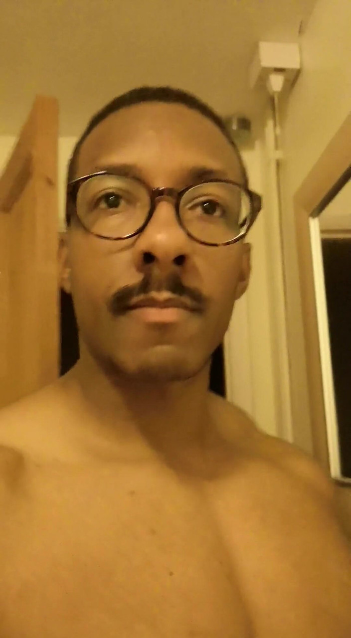 Amadeus: Mengambil Saman Saya Dari Kahwin Dan Bersedia Untuk Katil. Ikut...