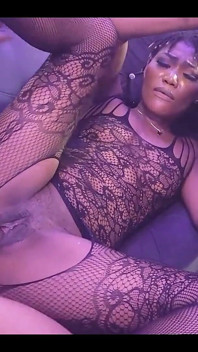 Thick Ebony Babe Fuck Her Girlfriend with Strapon for the First Time Then Share with Her Boyfriend