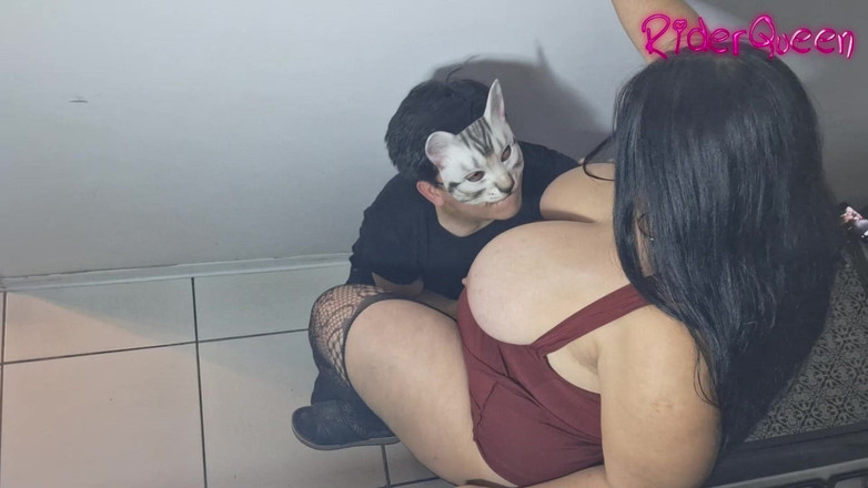 Riderqueen: 継母キッチンが継息子とセックス - ファン向けビデオ MILF BBW