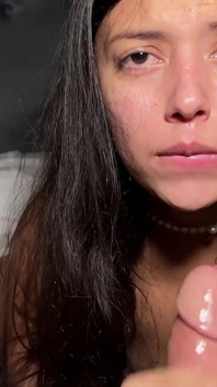 Hotelová děvka polyká všechno moje sperma