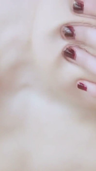 MMF - สาวสีผมบรูเน็ตที่มีรอยสักโดนสองควยและแตกใส่หน้า