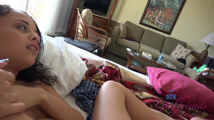 ATK Fans (Girlfriends): Liburan virtual hawaii 3/7 Holly Hendrix