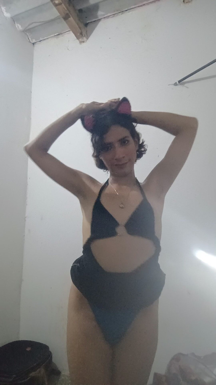 Femboy from Colombia: In Black This Girl Giving Her Dance