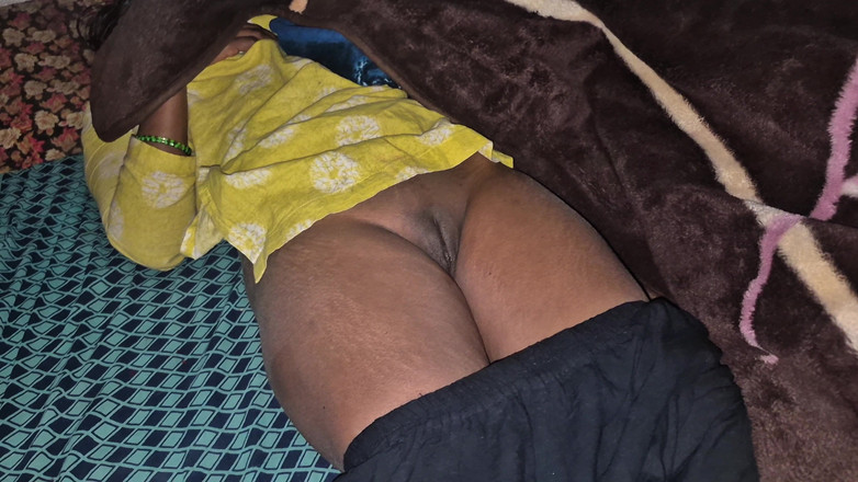 ExcitedWomen: Můj manžel mě nechal uprostřed noci a dal svůj penis...