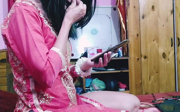 Bolly Karma: 자지를 빨기 전에 담배를 피우는 핫한 밀프