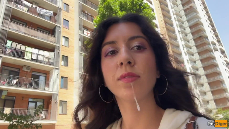 Dis Diger: Une fille demande à éjaculer sur son visage pour une éjaculation dans la...