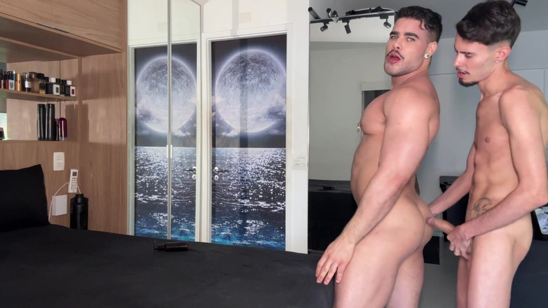 Heitor Bauman OFC: Il tipo grosso della palestra ha dato il culo come...