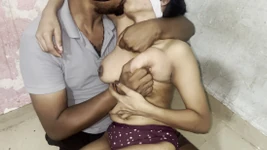 Ön sevişme romantizmi, göğüsler oynuyor, göğüslere basıyor