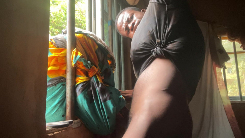 Bangcum8: मैंने हॉट बड़ी रंडी के कपड़ों पर चुदाई की जब मेरे लंड से वीर्य निकलता है तो वह लोडम होता है