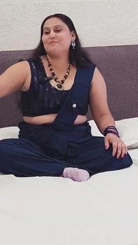 Saas Ki Hotel Room Me Chudai