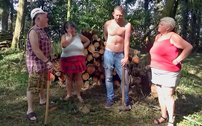 Kims amateurs: Große reife schätzchen geben und werden im wald geknallt