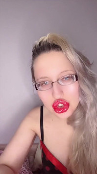 Große rote lippen an deinem schwanz