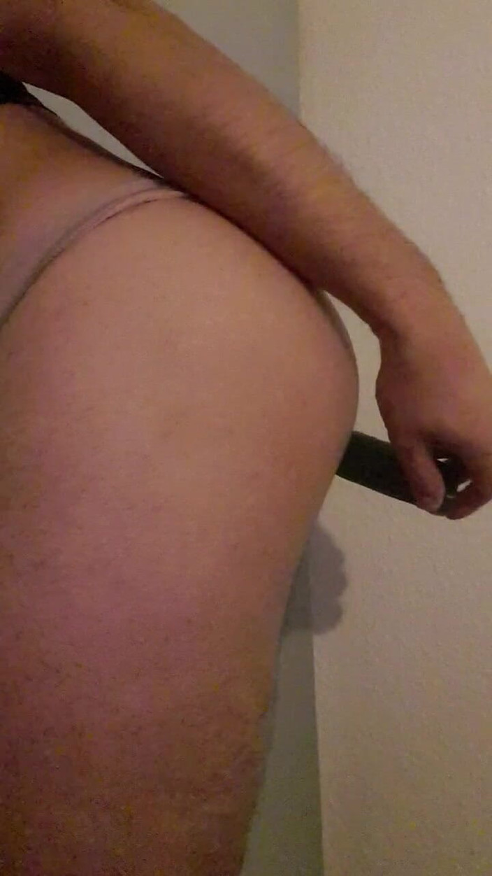 BiCgn: Okurka do zadku