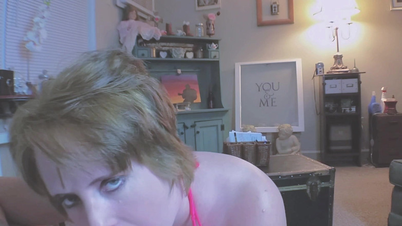Kennedy Channing: Procace tettona MILF tettona succhia e scopa fino a quando...