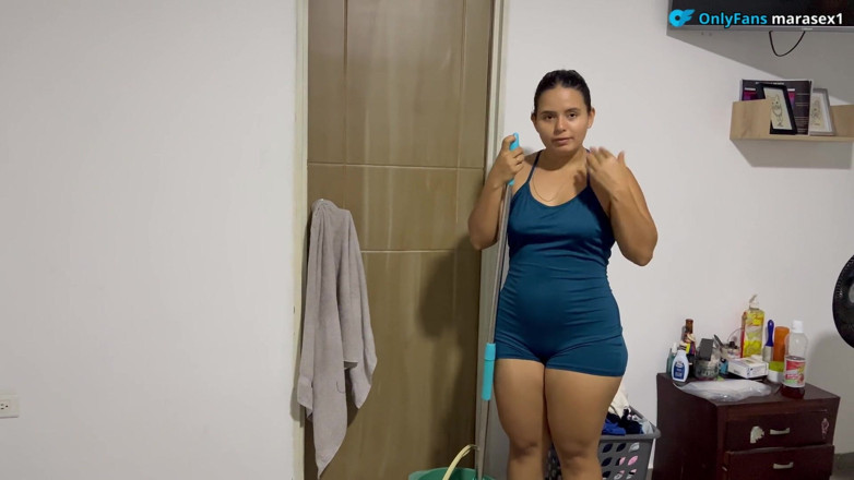 MaRaSexx: Pis hizmetçimin kıçı var!