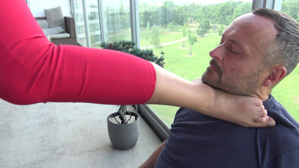 Femdom Austria: Against the larynx until the railing breaks!