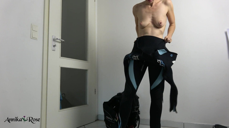Annika Rose: What do I wear under my neoprene?