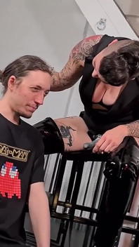 Moquée déshabillée et pegging