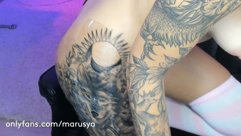 Marusya Hottest Ass: огромная анальная игрушка