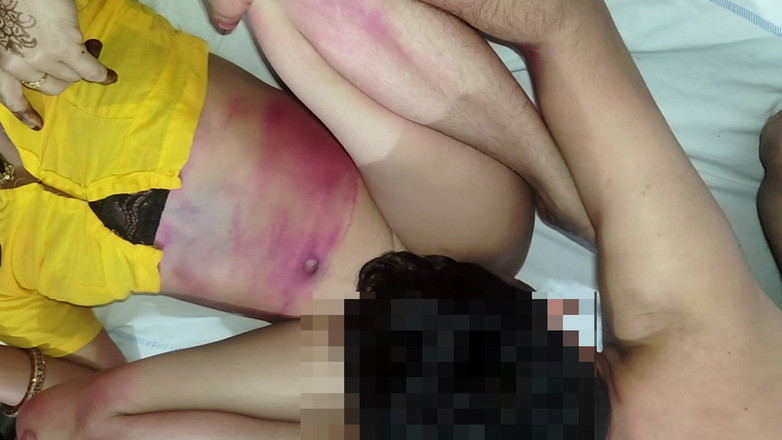 Desifukraa: 和我继兄弟的老婆度过一个丰富多彩的霍里乐趣之夜，我把继兄弟老婆的阴户当作礼物