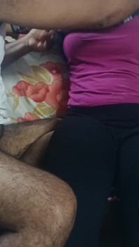 Evli kadınlar kanepede sert yalamanın tadını çıkarıyor