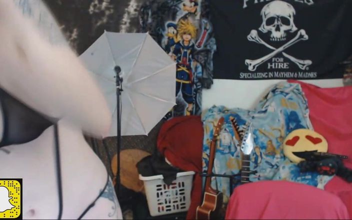 GamerGirlRoxy: Gamergirlroxy se fait baiser devant la caméra cinq, orgasme, mix