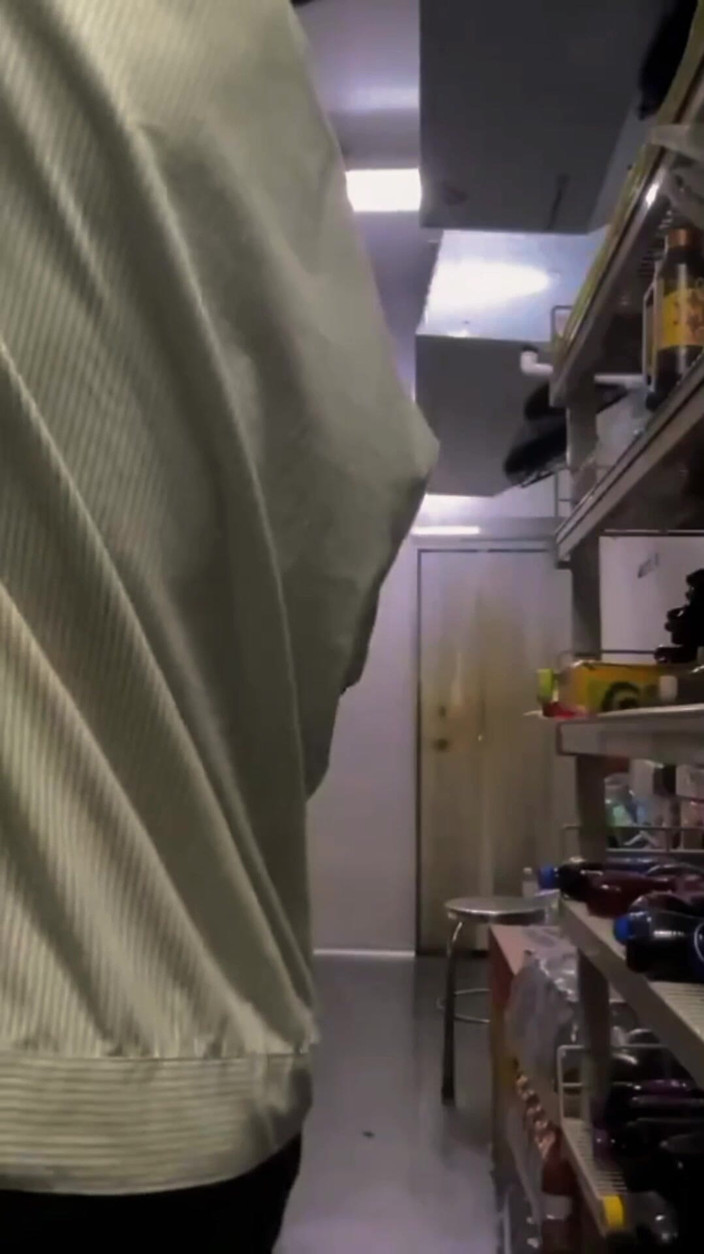 Louswee: Belanja Santai, Pikiran Nakal