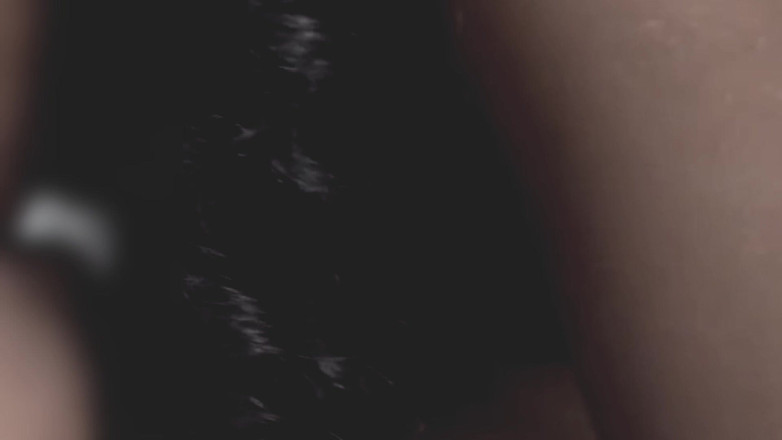 DesiBurChudai: 남편이 나간 후, 그는 의붓아빠를 매우 격렬하게 따먹어