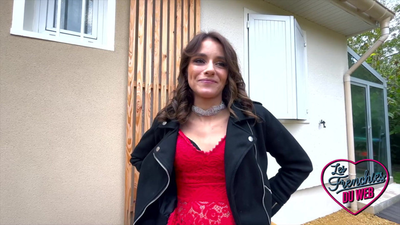 The Frenchies of the web: Ariana é fodida por dois caras ao mesmo tempo