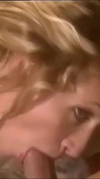 Pürüzsüz amcıklı çok ateşli orta yaşlı seksi kadınların klasik yumuşak pornosu büyük yaraklarla sikiliyor (tam film)