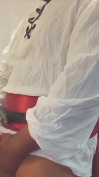 Pirat cosplayer szarpie się!