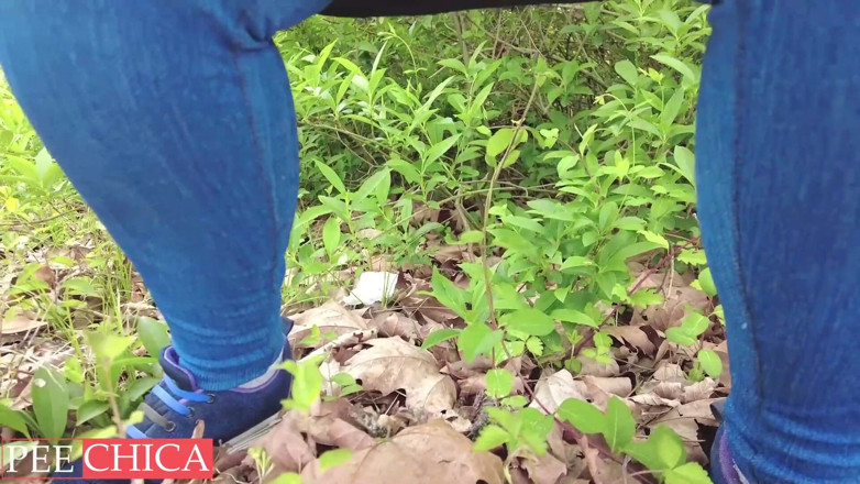 PeeChica: Desperate pissing outdoor. Helping tree to grow