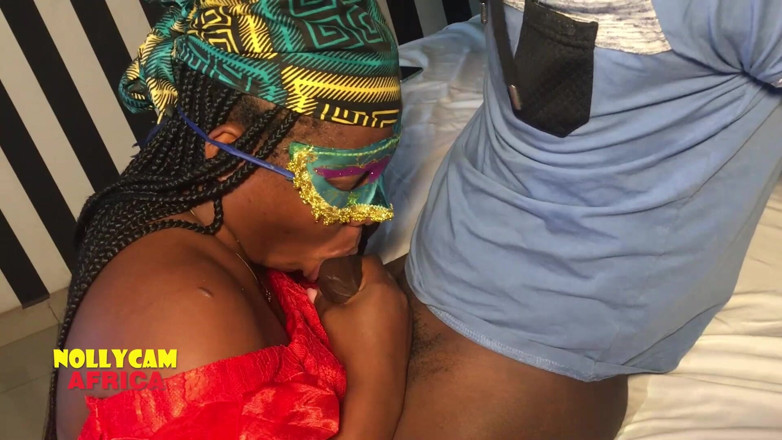 NOLLYCAM AFRICA: La esposa de Nieghbor está cachonda y quiere probar mi...