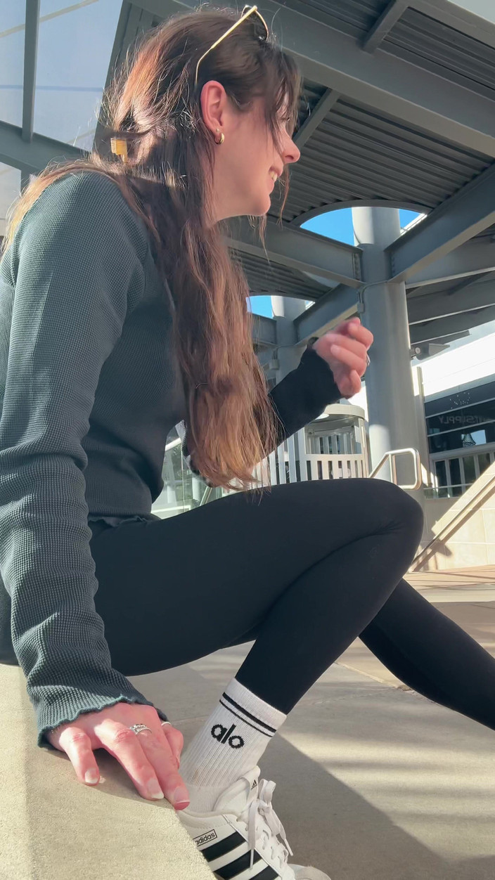 Nadia Foxx: बाहर वीर्य निकालने के लिए शानदार जगह ढूंढना!